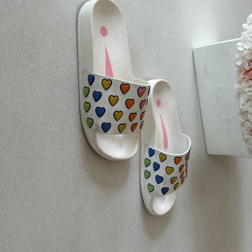 🩷 Roller Rabbit Disco Heart Slides 🩷 - Picture 2 of 4